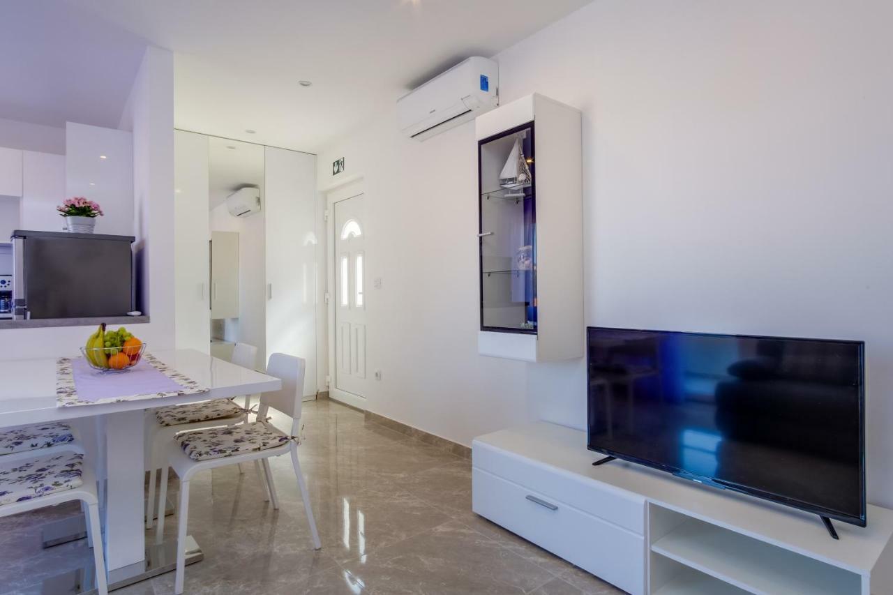 Apartmani Beatrice Mali Losinj Bagian luar foto
