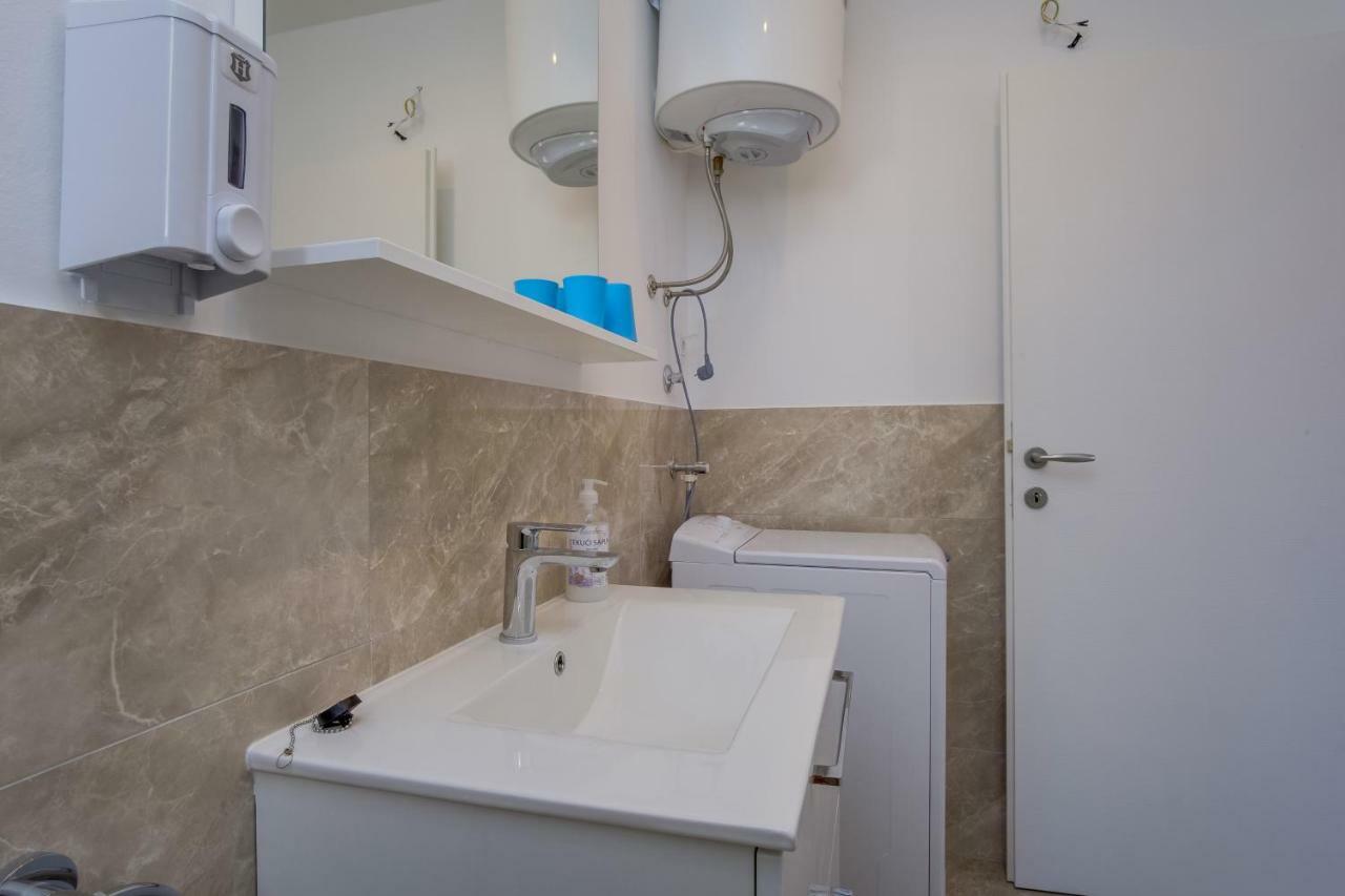 Apartmani Beatrice Mali Losinj Bagian luar foto