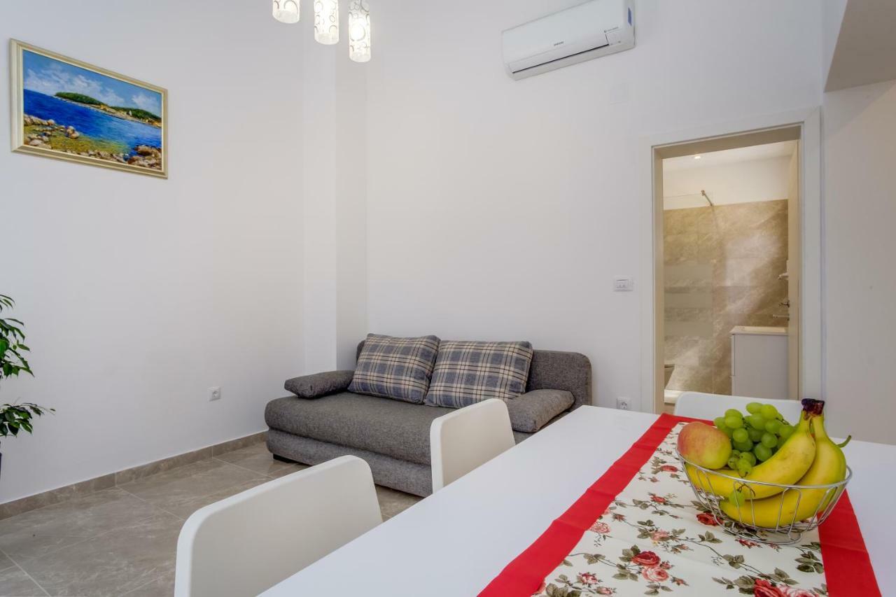 Apartmani Beatrice Mali Losinj Bagian luar foto