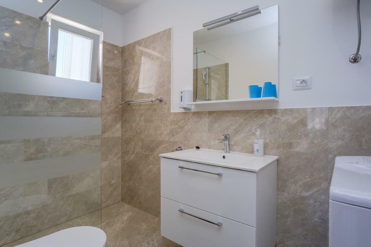 Apartmani Beatrice Mali Losinj Bagian luar foto