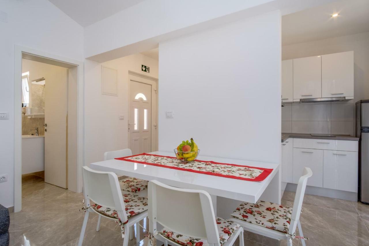 Apartmani Beatrice Mali Losinj Bagian luar foto
