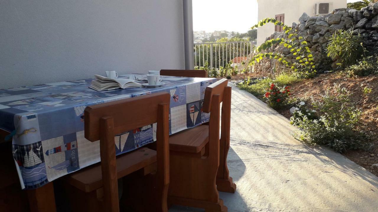 Apartmani Beatrice Mali Losinj Bagian luar foto